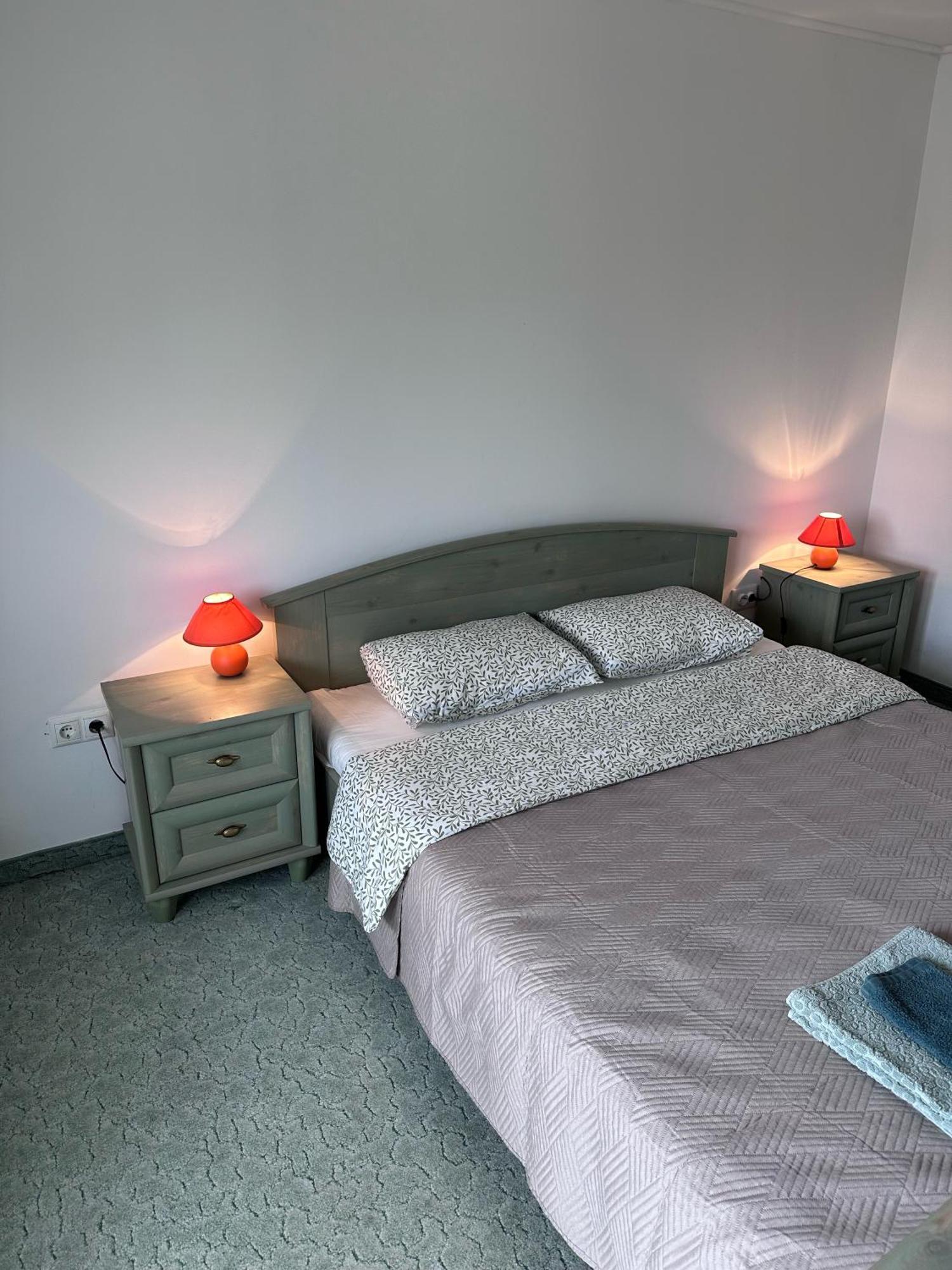 Eden Panzio Aparthotel Bük Buitenkant foto