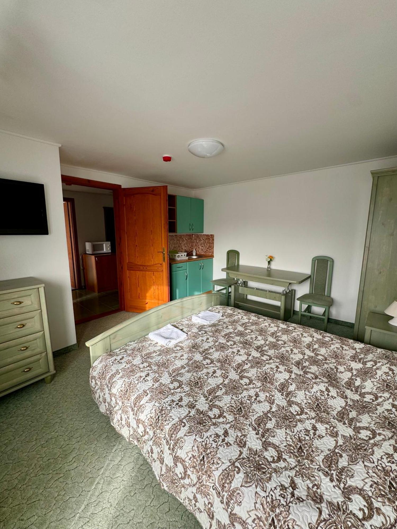 Eden Panzio Aparthotel Bük Buitenkant foto