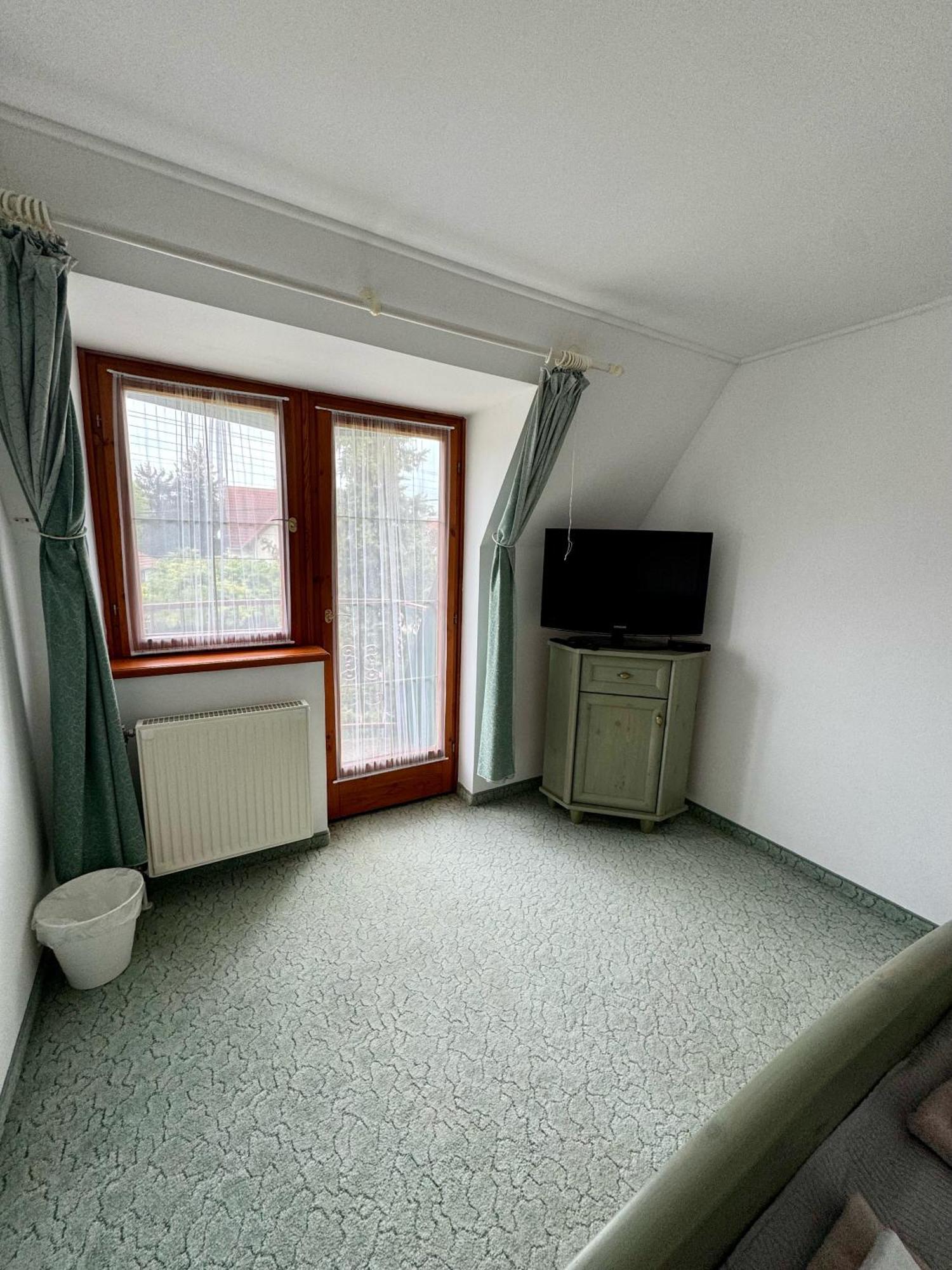 Eden Panzio Aparthotel Bük Buitenkant foto
