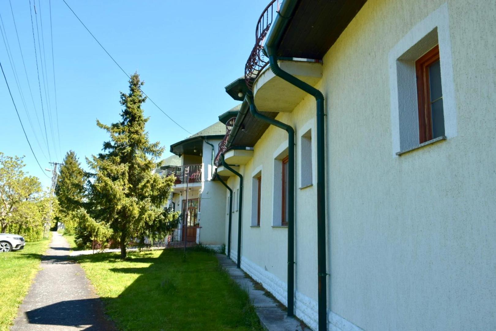 Eden Panzio Aparthotel Bük Buitenkant foto