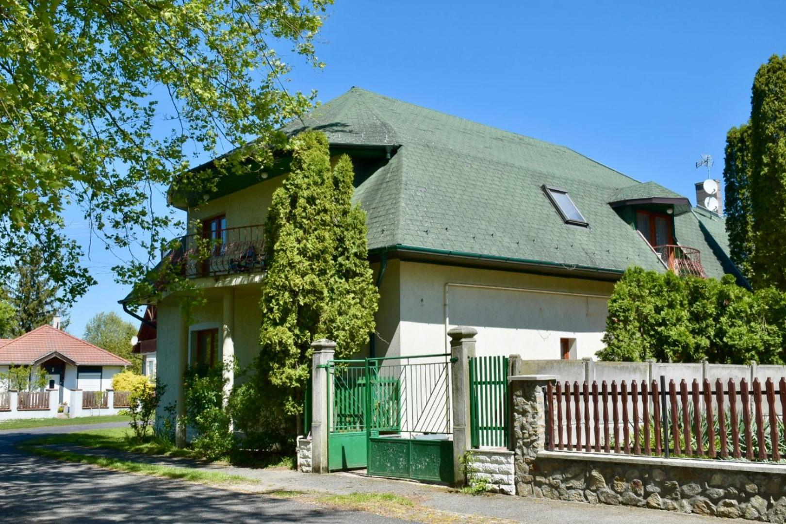 Eden Panzio Aparthotel Bük Buitenkant foto